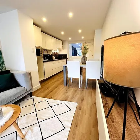 Sfeervolle Vakantiewoning Aan Zee 아파트 *